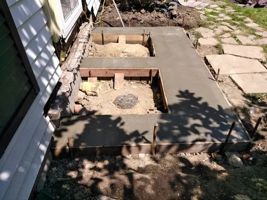 F.F Landscaping Logo