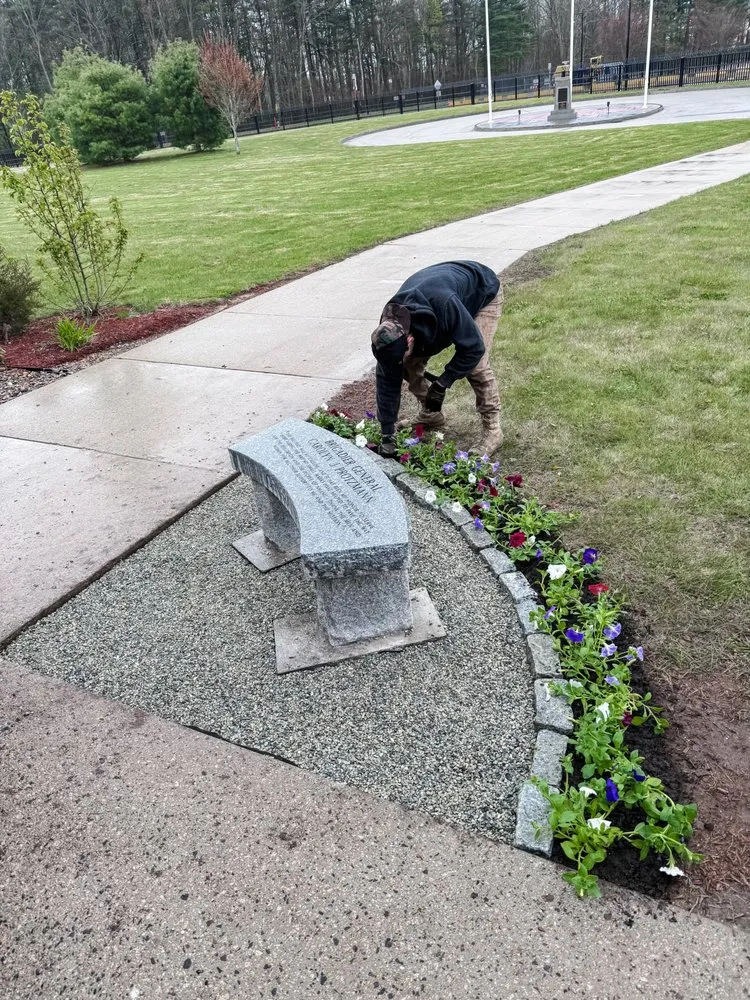 Reliable garden landscaping for homes across Stratham, NH - Field Day Builders