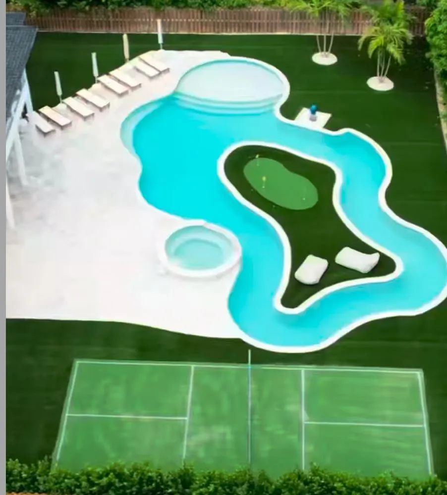 Reliable yard maintenance for residential properties in Hollywood, FL by Field of Dreams Landscape