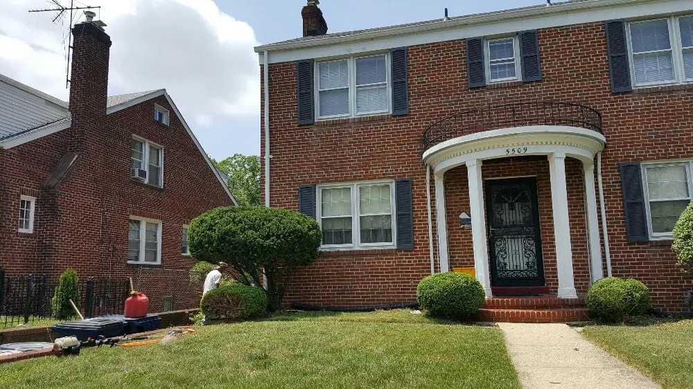 Professional yard maintenance in Oxon Hill, MD by Field of Dreams Landscaping