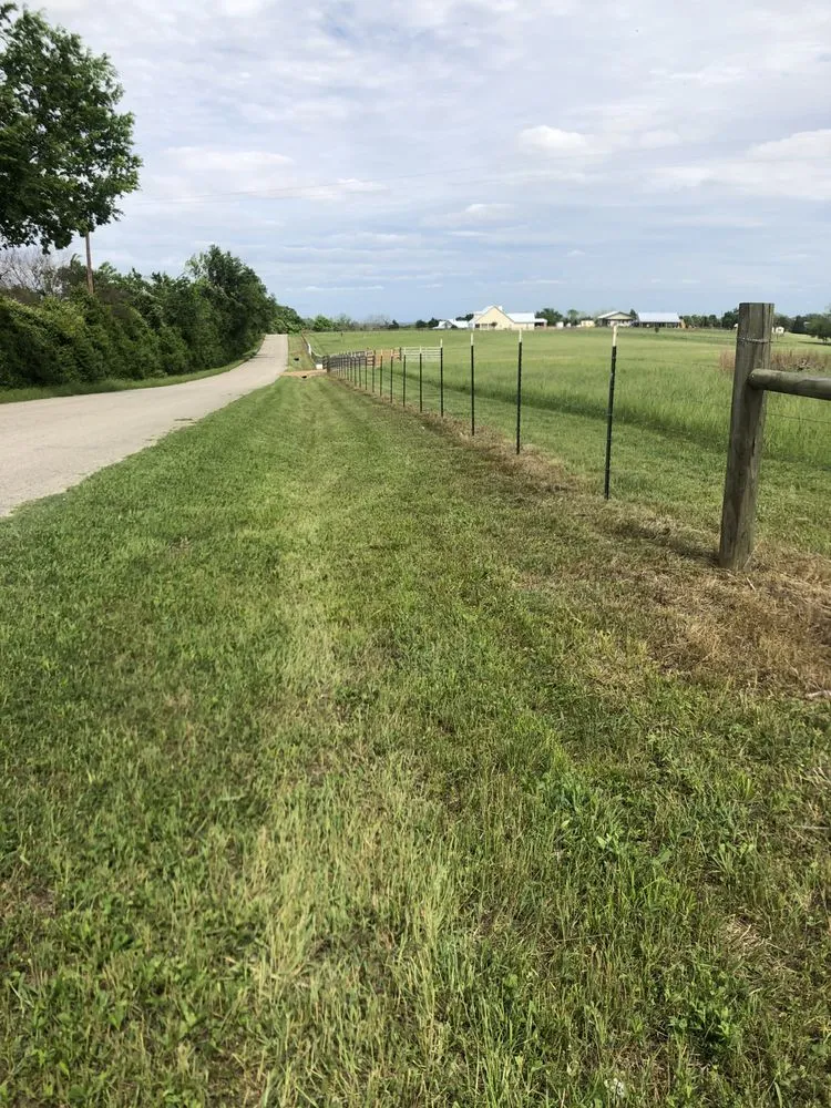 Local yard cleanup service for homes in Brenham, TX by Fielding’s Lawn Care