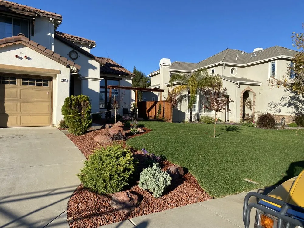 Top-rated garden landscaping in Antioch, CA by Fierros Landscaping