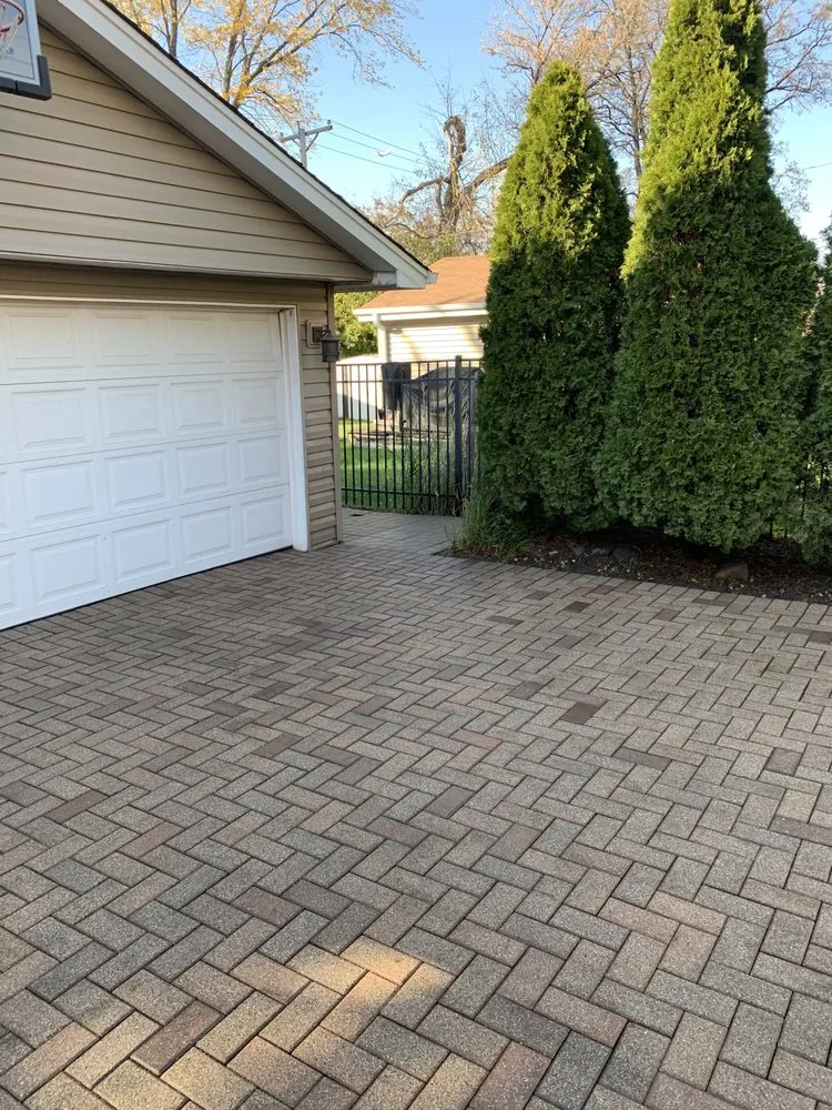 Local lawn mowing service for residential properties across Streamwood, IL - Figueroa Brick and Paving