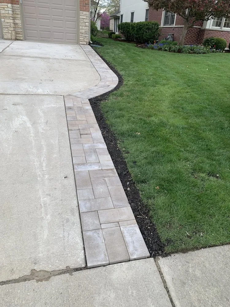 Professional garden landscaping in Streamwood, IL by Figueroa Brick and Paving