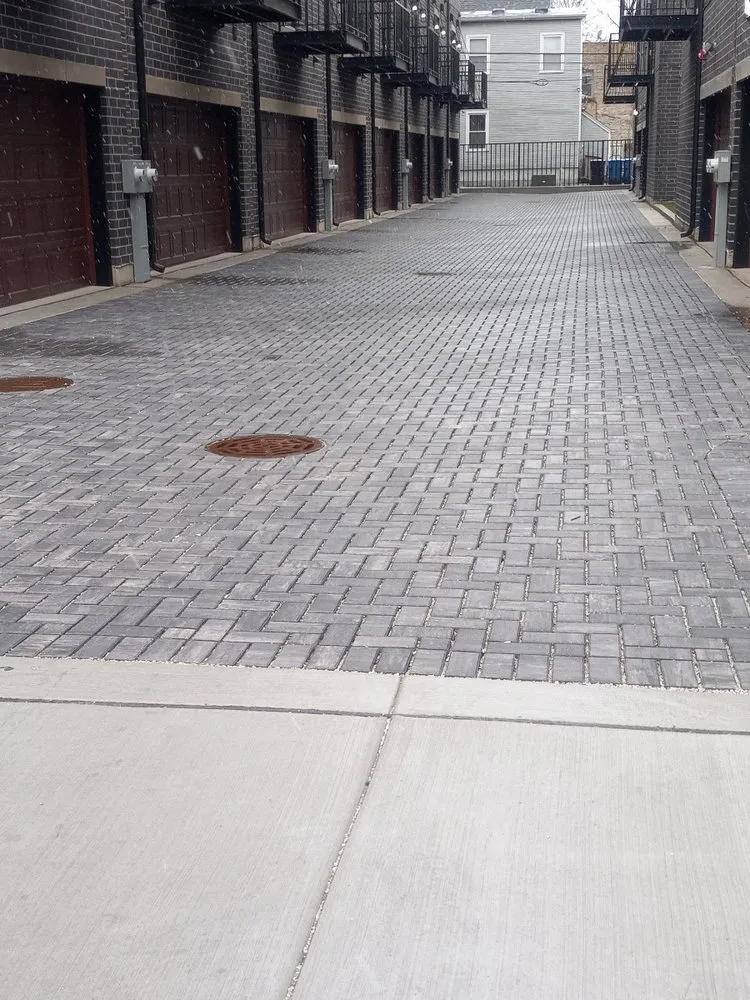 Local residential landscaping in Streamwood, IL - Figueroa Brick and Paving