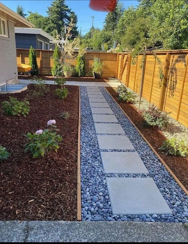 Top-rated yard cleanup service for homes in Everett, WA by Figueroa Landscaping