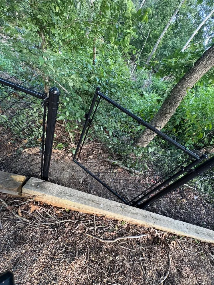 Custom yard maintenance for year-round maintenance in Bethel Heights, AR by Figueroa’s Fencing