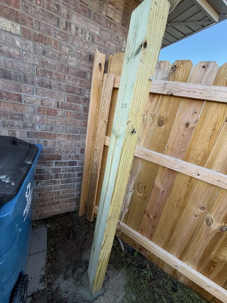 Local yard maintenance near you in Bethel Heights, AR by Figueroa’s Fencing