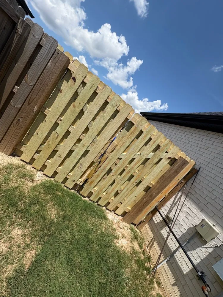 Top-rated outdoor landscaping with custom design in Bethel Heights, AR by Figueroa’s Fencing