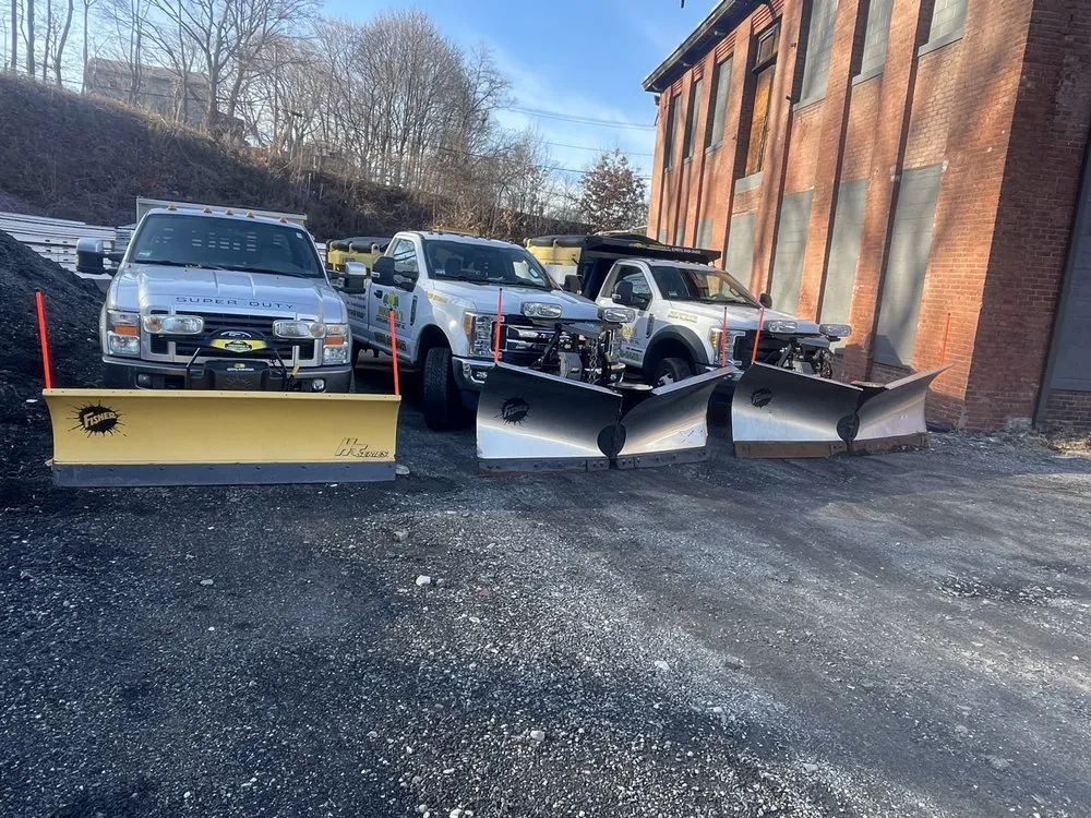 Reliable lawn care service with custom design across Providence, RI - Figueroa’s Landscaping & Masonry