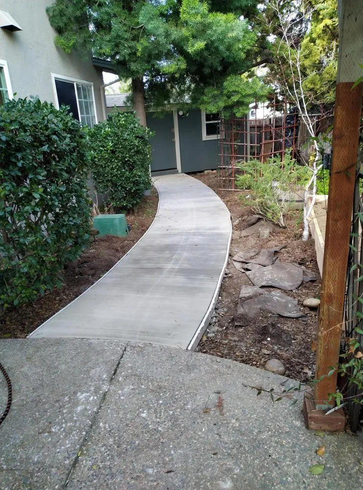 Local lawn care service experts serving Walnut Creek, CA - Filo's Landscaping