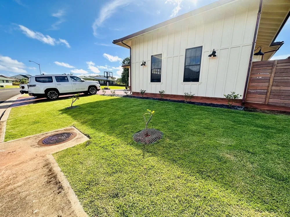 Top-rated yard cleanup service for outdoor upgrades in Kapaa, HI by Final Touch