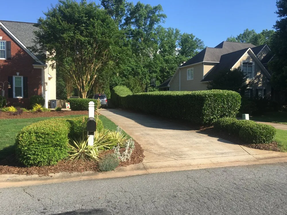 Custom lawn mowing service experts serving Stallings, NC - Final Touch Lawn Applications