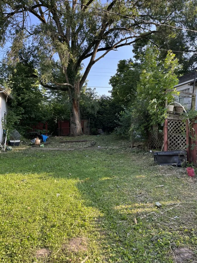 Local lawn care service for homes across Attica, IN - Fine cut lawn care