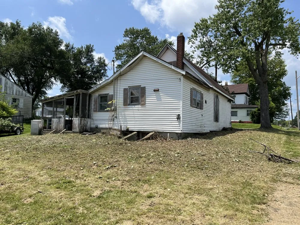 Custom lawn mowing service in Attica, IN - Fine cut lawn care