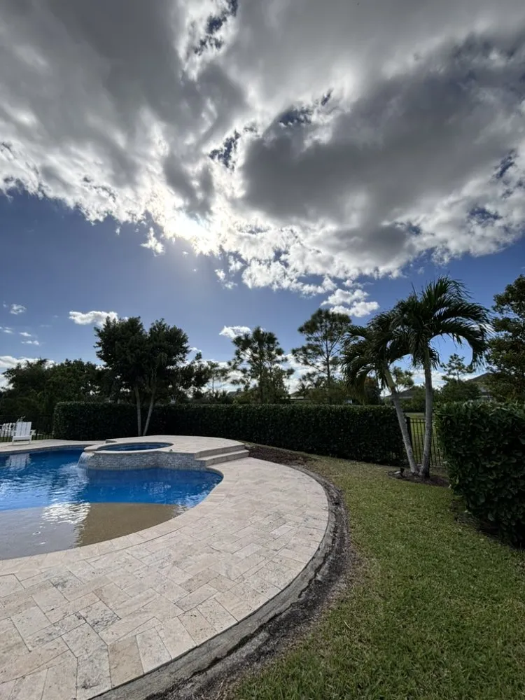 Expert landscaping services experts serving Royal Palm Beach, FL - Fine Cutz