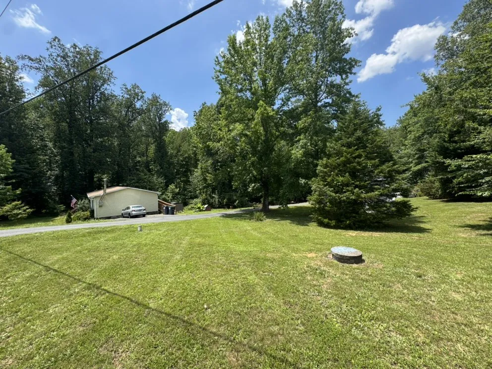 Affordable outdoor landscaping experts serving Stafford, VA - Fine Edge Lawns