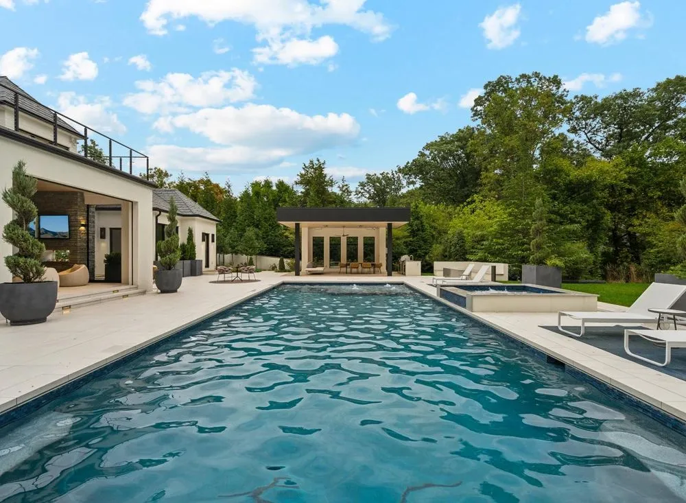 Trusted yard cleanup service for outdoor upgrades across Sterling, VA - Fine Landscapes