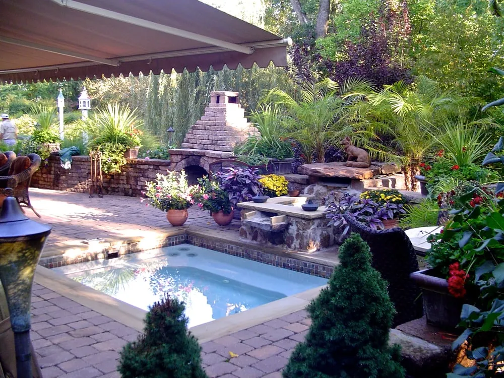 Reliable lawn care service experts serving Limerick, PA - Fine Lawns & Gardens