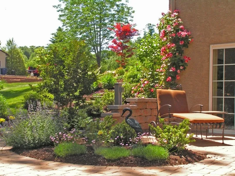 Custom yard maintenance experts serving Limerick, PA - Fine Lawns & Gardens