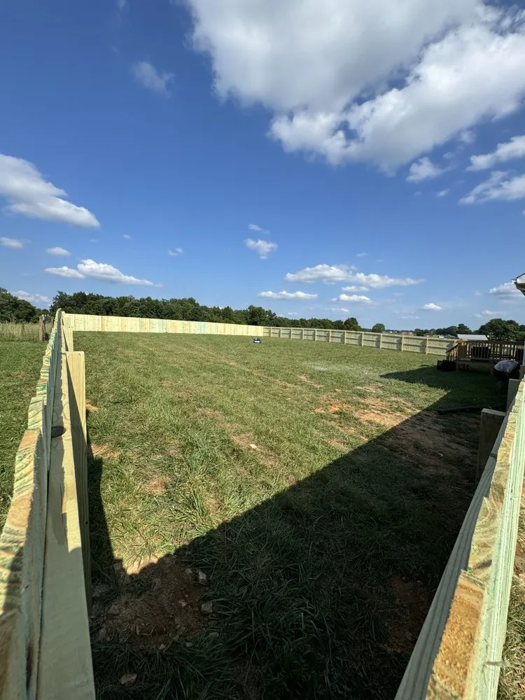 Professional garden landscaping in Bowling Green, KY by Fine Line Fencing & landscaping