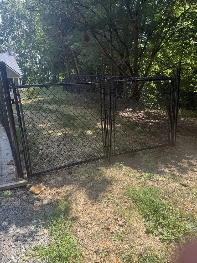 Custom yard maintenance in Bowling Green, KY by Fine Line Fencing & landscaping