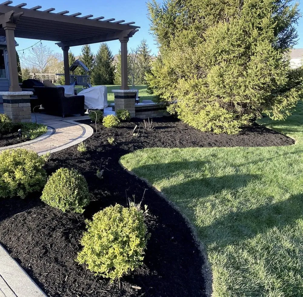 Professional garden landscaping in Fishers, IN - Fine Touch Services