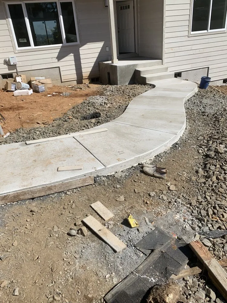 Expert yard maintenance near you in Vader, WA by Finepolo Construction & Restoration