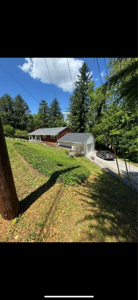 Top-rated yard cleanup service in Roanoke, VA - Fines Lawncare Services