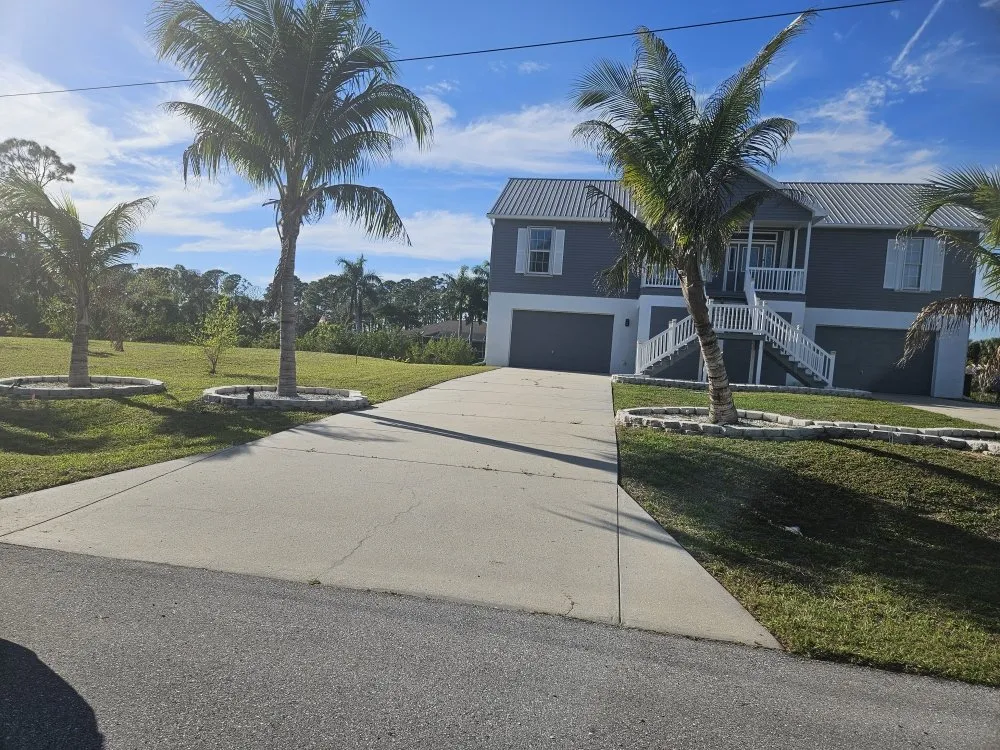 Top-rated yard maintenance for beautiful yards in Port Charlotte, FL by Finest Cuts LLC