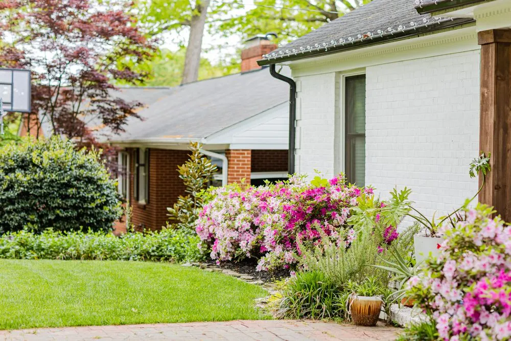 Local outdoor landscaping in Matthews, NC by FineTurf