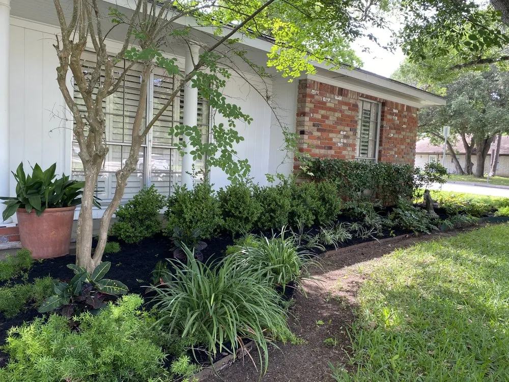 Local garden landscaping experts serving El Campo, TX - Finex Lawn Care