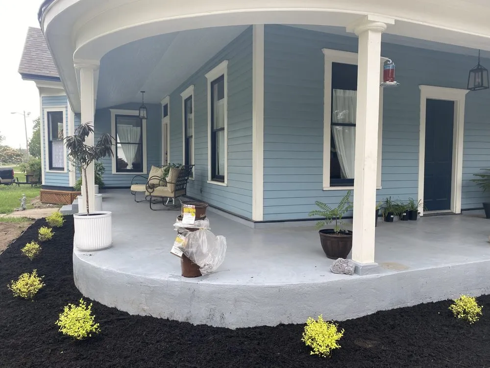 Affordable outdoor landscaping for homes across El Campo, TX - Finex Lawn Care