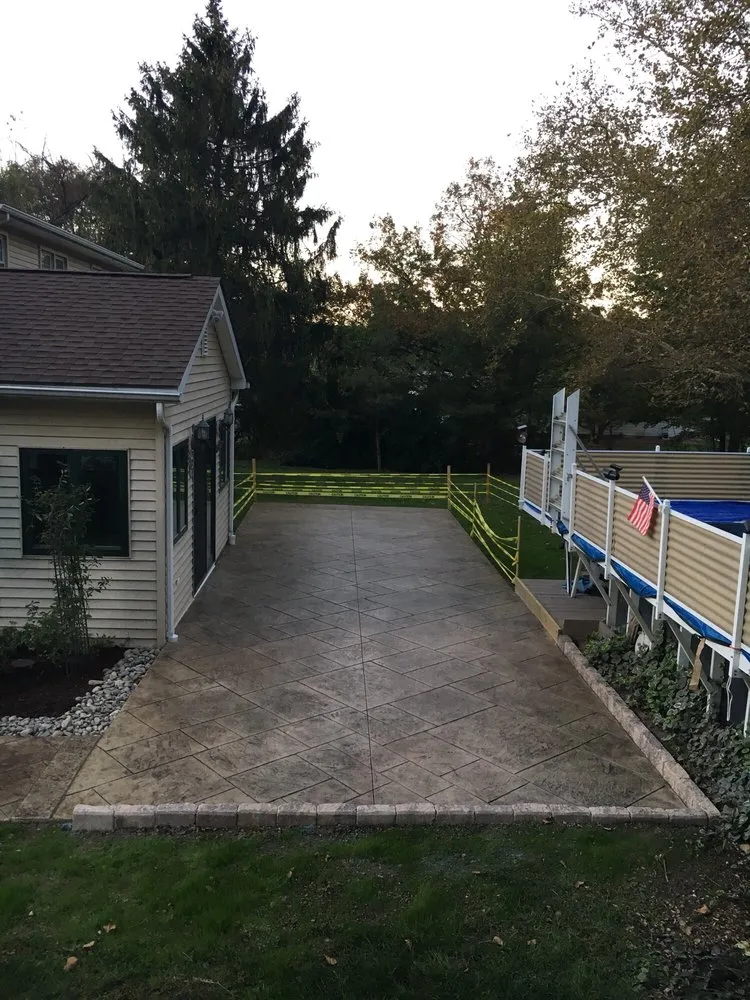 Custom outdoor landscaping for residential properties in Zionsville, PA by Finishing Edge