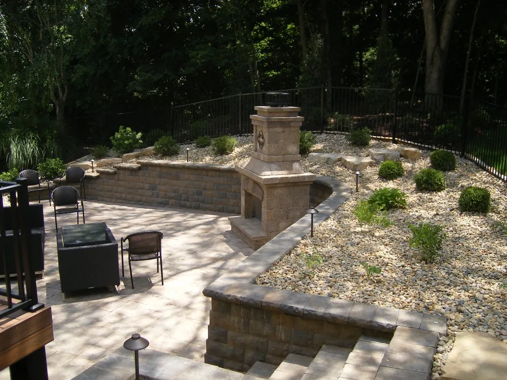 Expert outdoor landscaping experts serving Saint Charles, MO - Finishing Touch Landscape