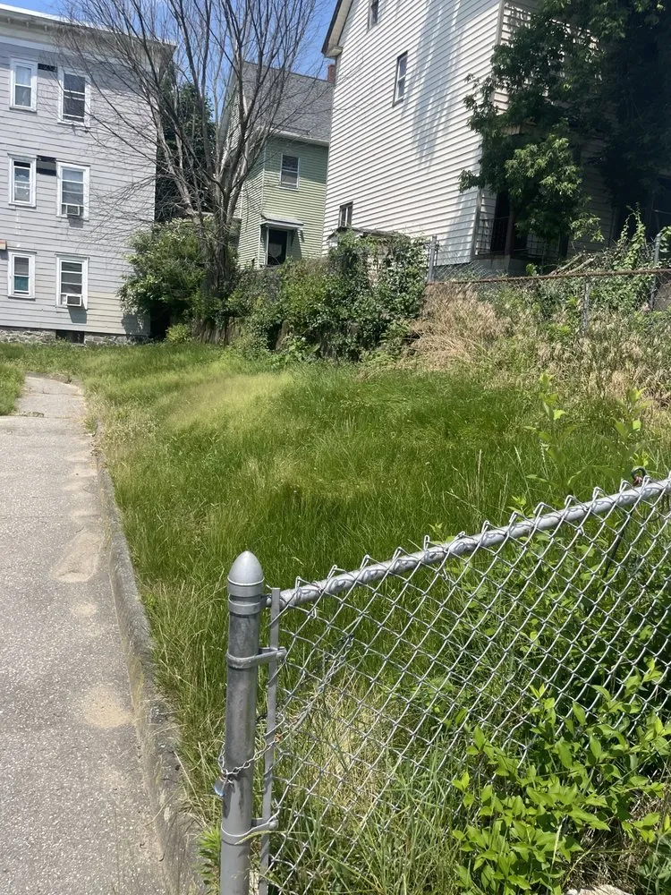 Local yard cleanup service for residential properties across Wilmington, MA - Finnegan’s Landscaping