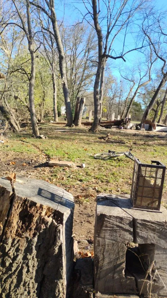 Top-rated yard maintenance for beautiful yards in Cedar Hill, MO by Finnfinnsbizz