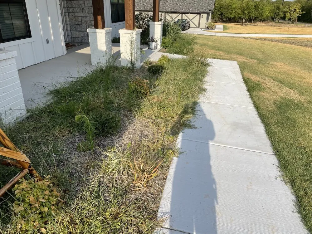 Affordable lawn mowing service in Godley, TX - Finn's Lawn Care Services