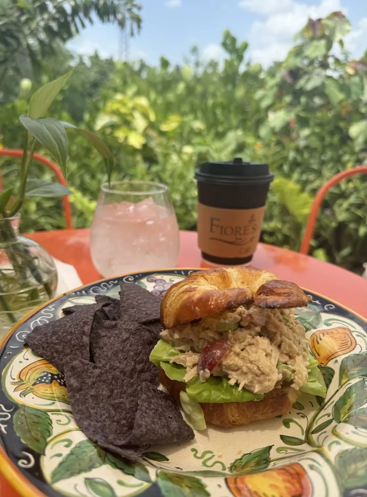 Local landscaping services in Fort Myers, FL by Fiores