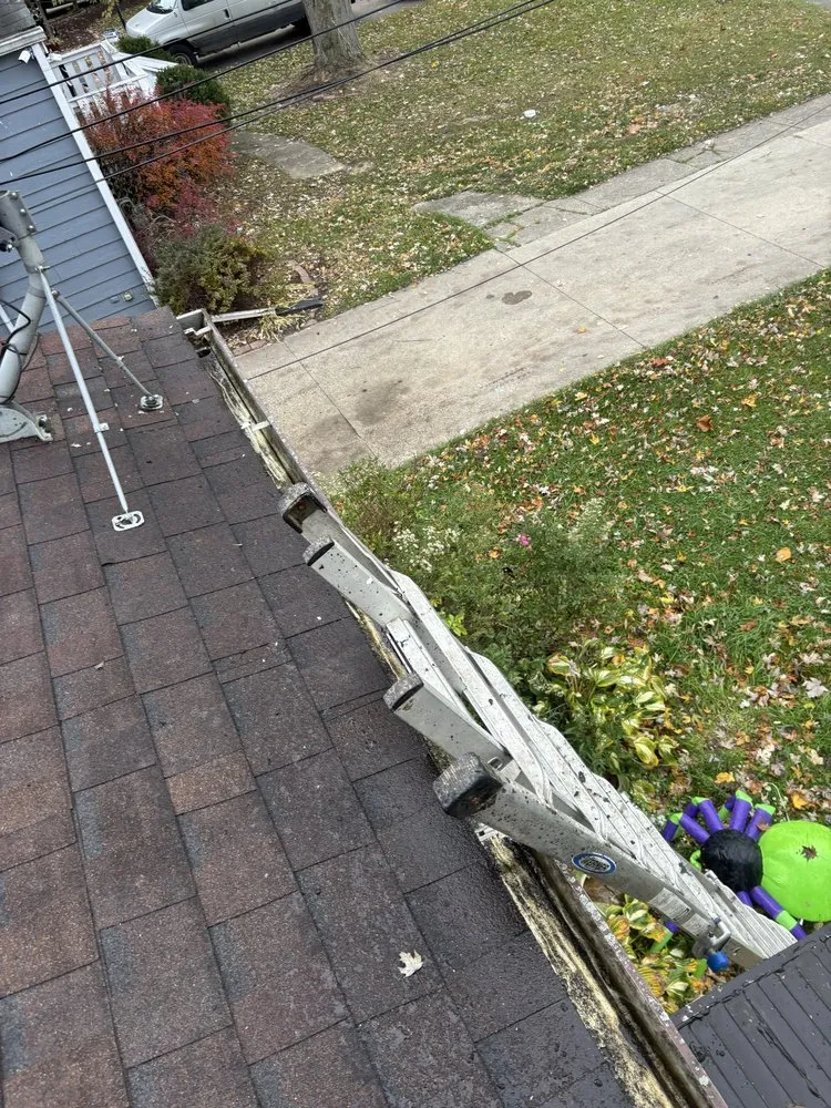 Local garden landscaping experts serving Lorain, OH - First Choice Home Solutions