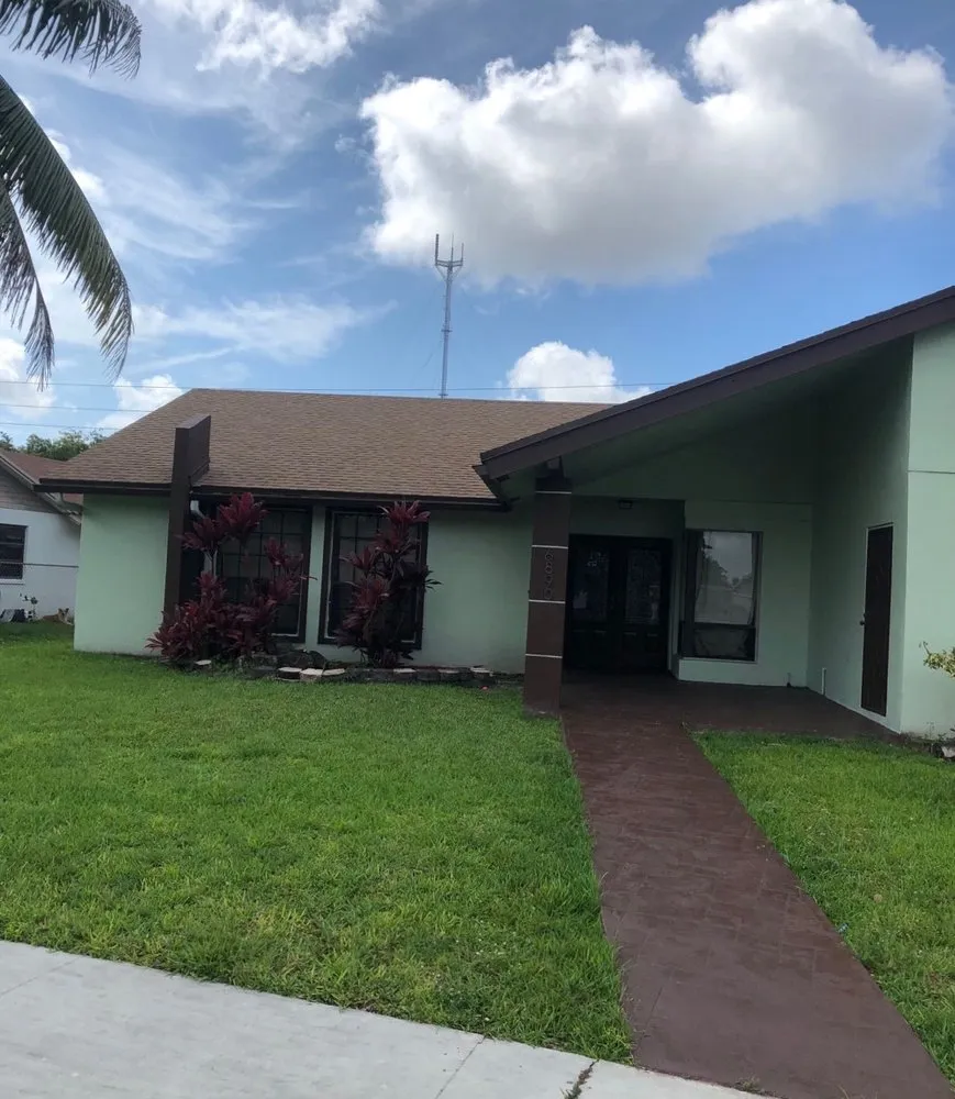 Custom landscaping services in Biscayne Park, FL by First choice landscaping