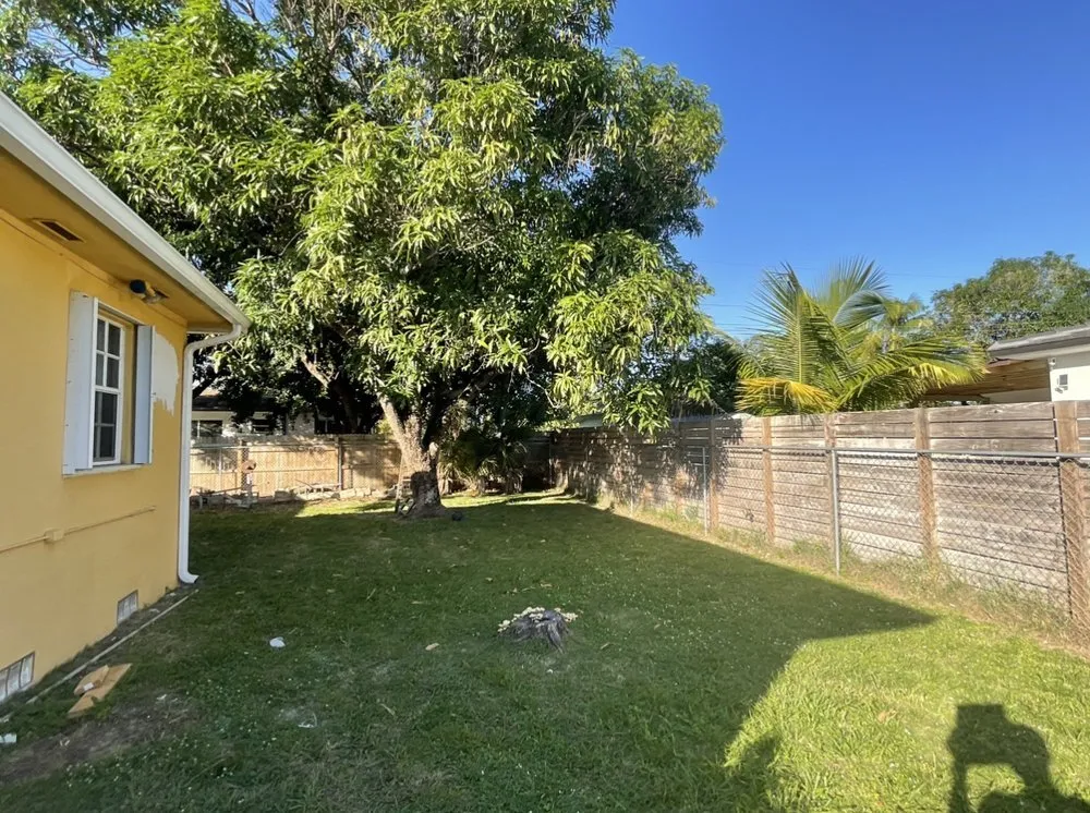 Affordable garden landscaping in Miami Shores, FL by First Choice Landscaping