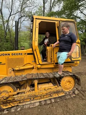 First Choice Lawn Care Logo