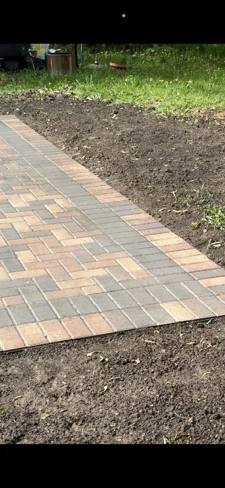 Local yard cleanup service for homes in North Chicago, IL by First choice