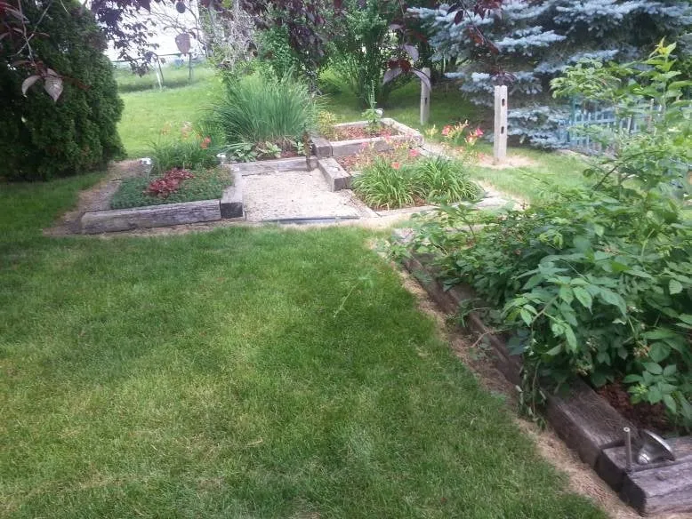 Professional landscaping services experts serving Racine, WI - First Choice Services