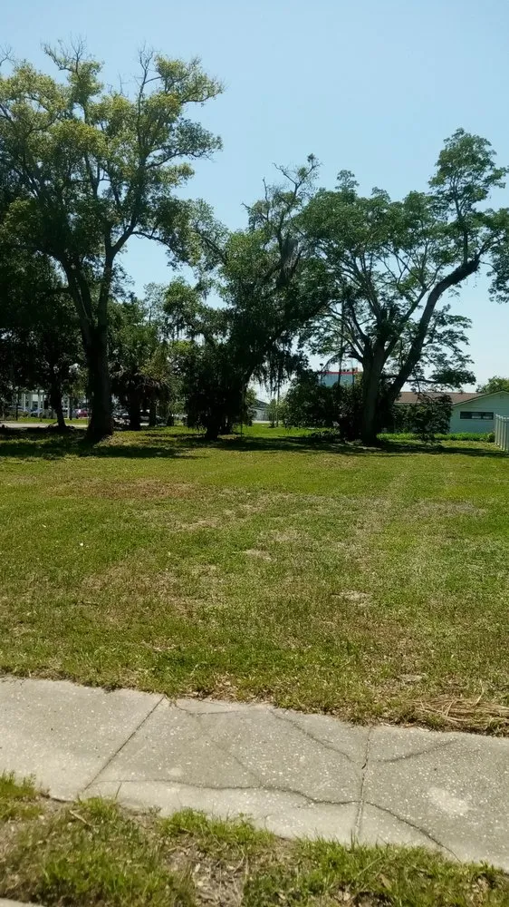 Custom residential landscaping in Lockhart, FL - First Choice Solutions Of Central Florida