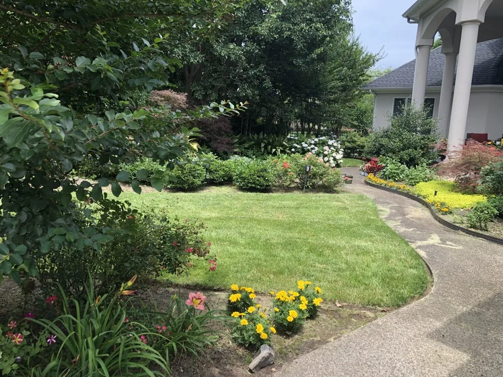 Custom yard cleanup service for beautiful yards across Hampton, VA - First Class Cuts