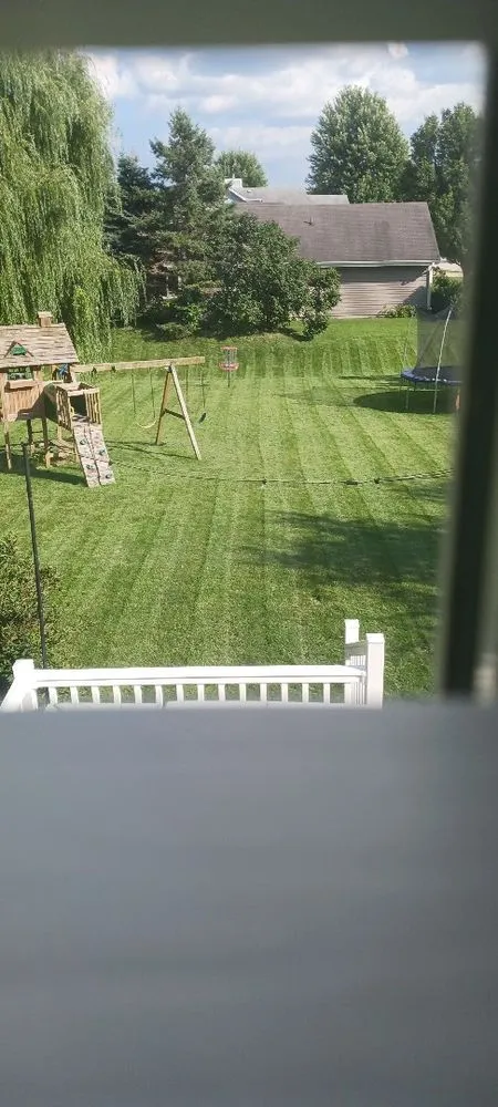 Professional yard maintenance in Sussex, WI - First Class Grass