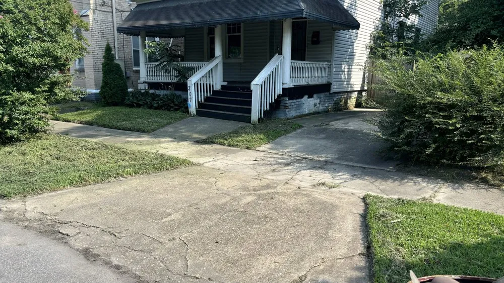 Professional lawn care service experts serving Chesapeake, VA - First Class Lawn Maintenance