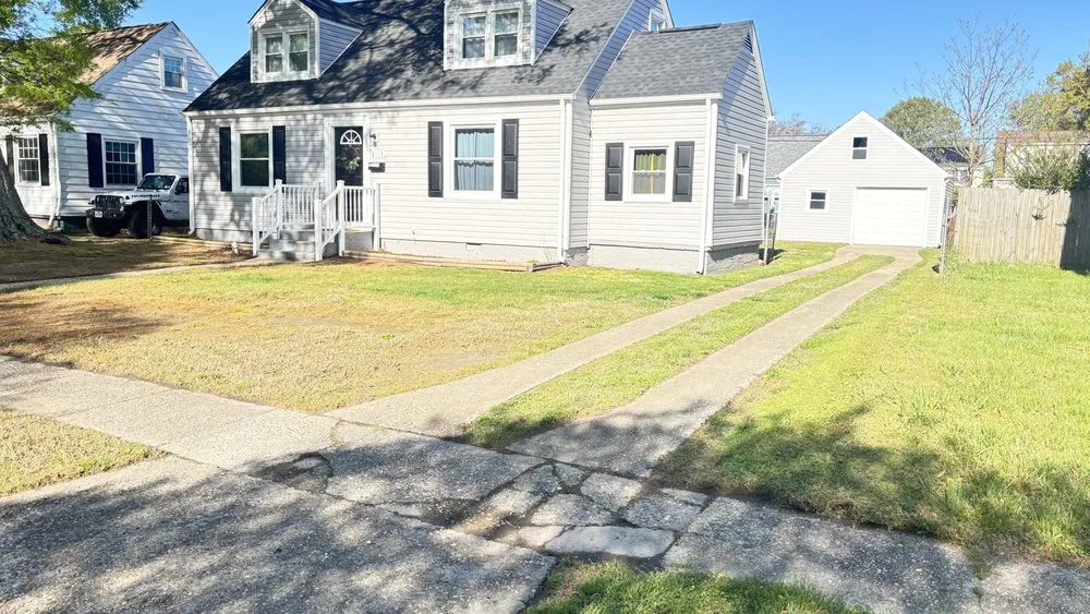 Affordable lawn mowing service experts serving Chesapeake, VA - First Class Lawn Maintenance